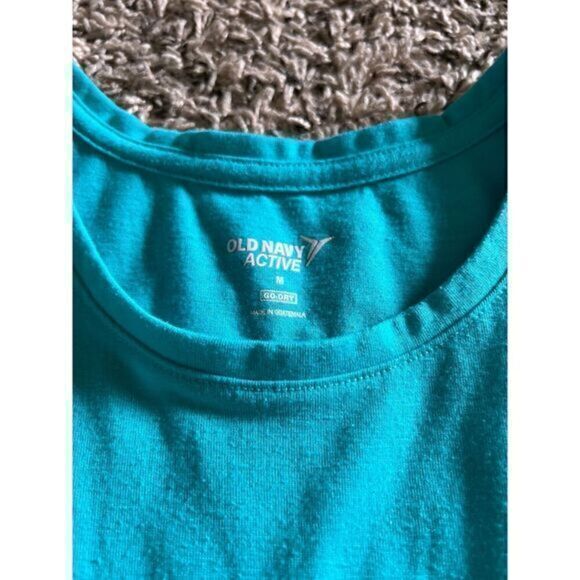 Old Navy active tank size medium - Picture 3 of 4
